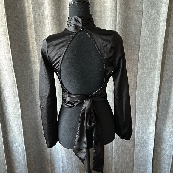 Black Open Back Boohoo Turtleneck Blouse - Picture 4 of 5